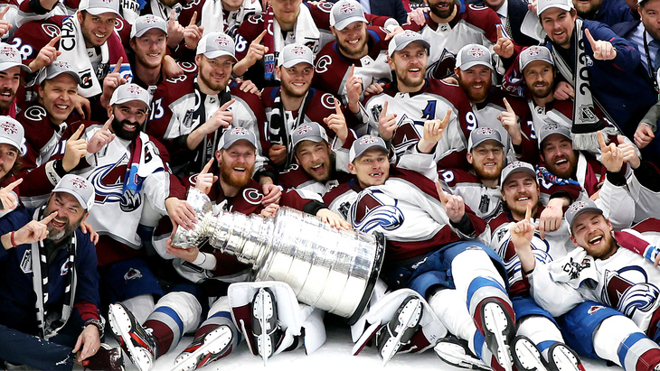 Хоккеисты «Колорадо» с Кубком Стэнли
