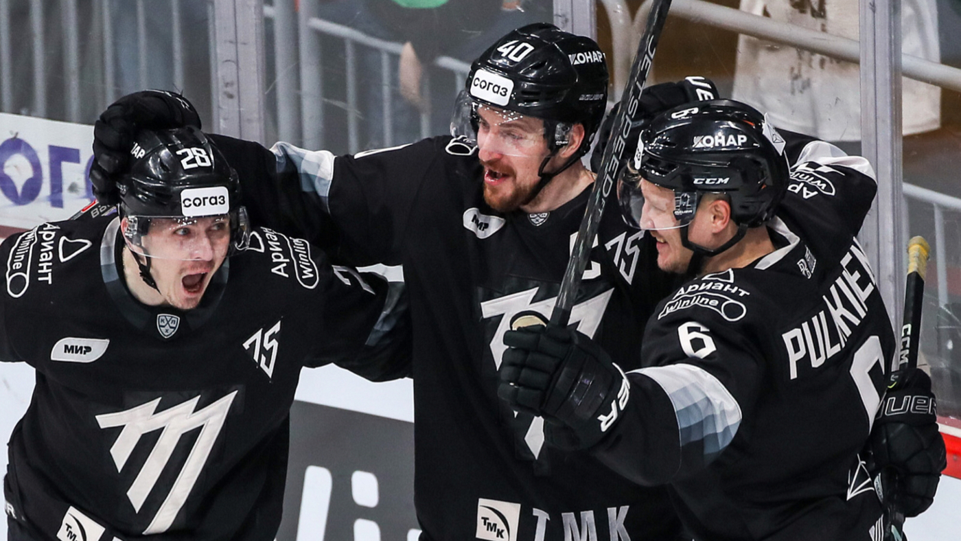 «Трактор» в матче с «Адмиралом»