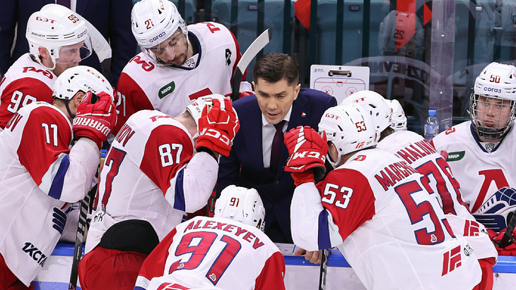 Игроки «Локомотива» с тренером