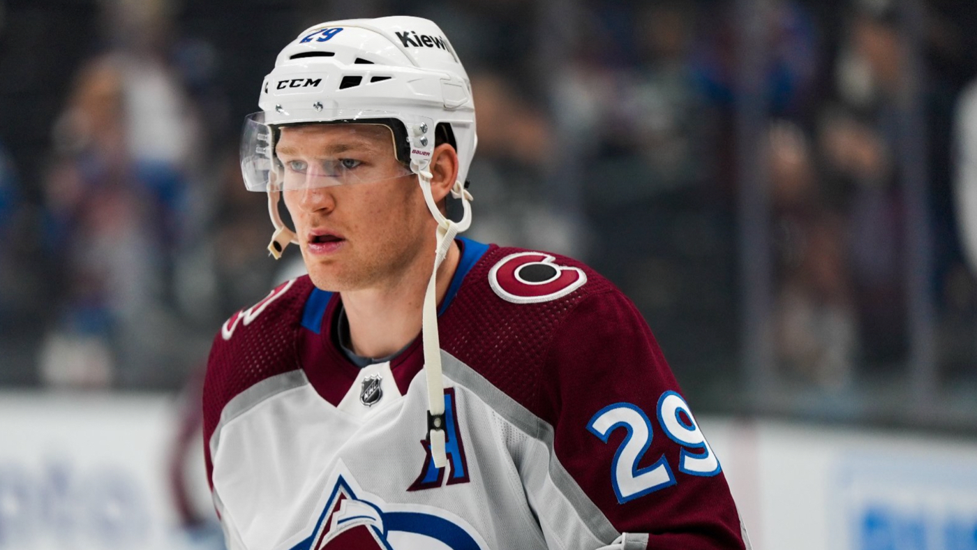 Натан Маккиннон 