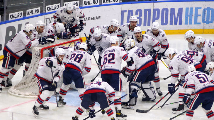 «Нефтехимик»