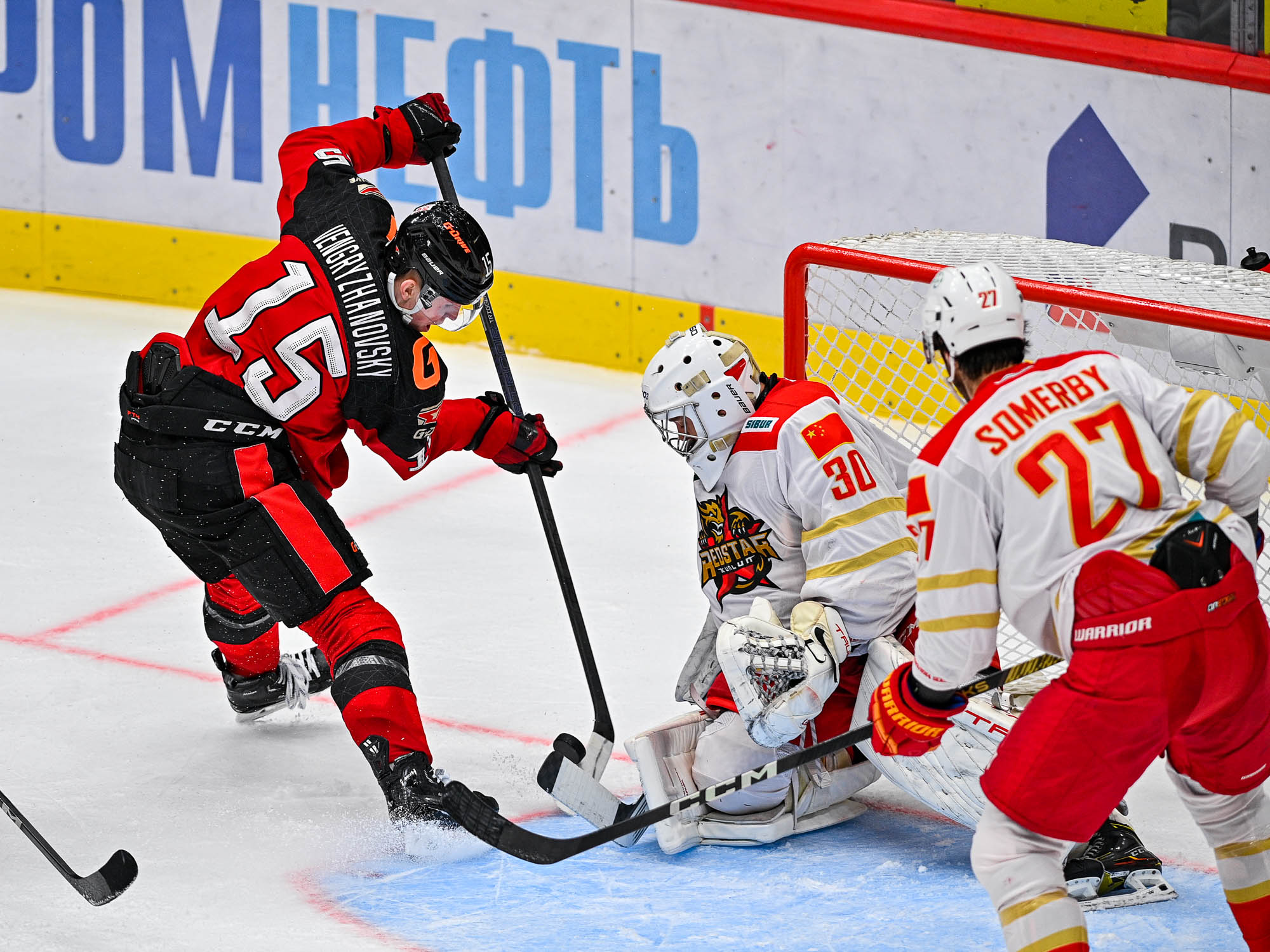 «Авангард» в игре с «Куньлунем» 