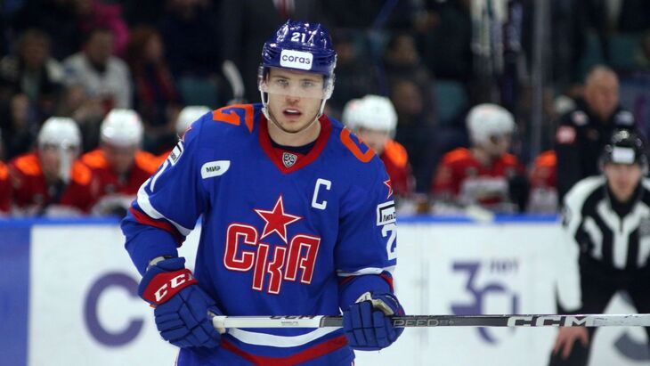 Защитник СКА Александр Никишин