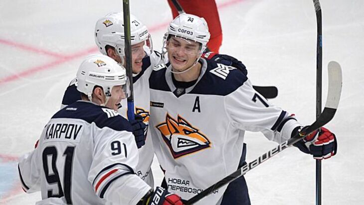 Нападающий гостей Максим Карпов