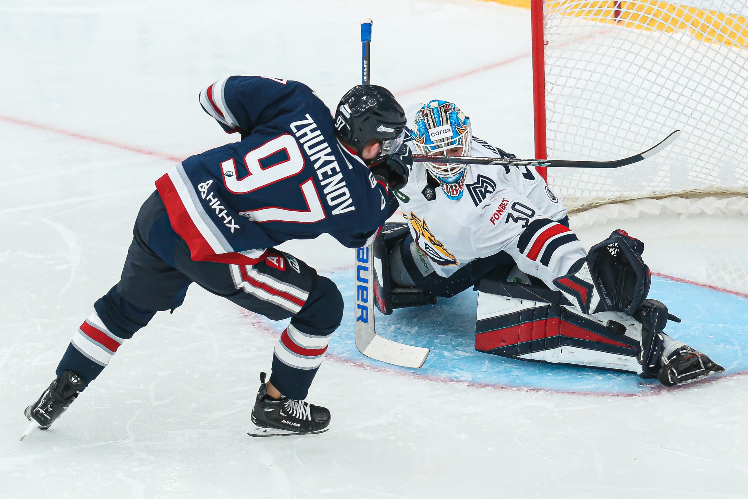 «Нефтехимик» обыграл «Магнитку»