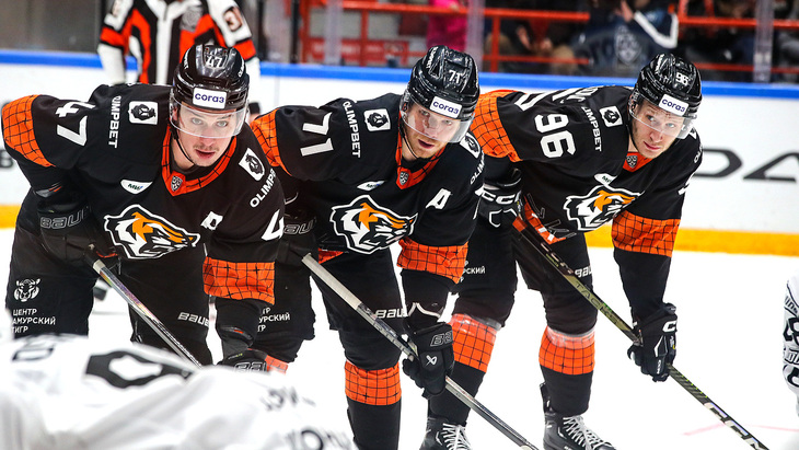 «Северсталь» в матче с «Локомотивом»