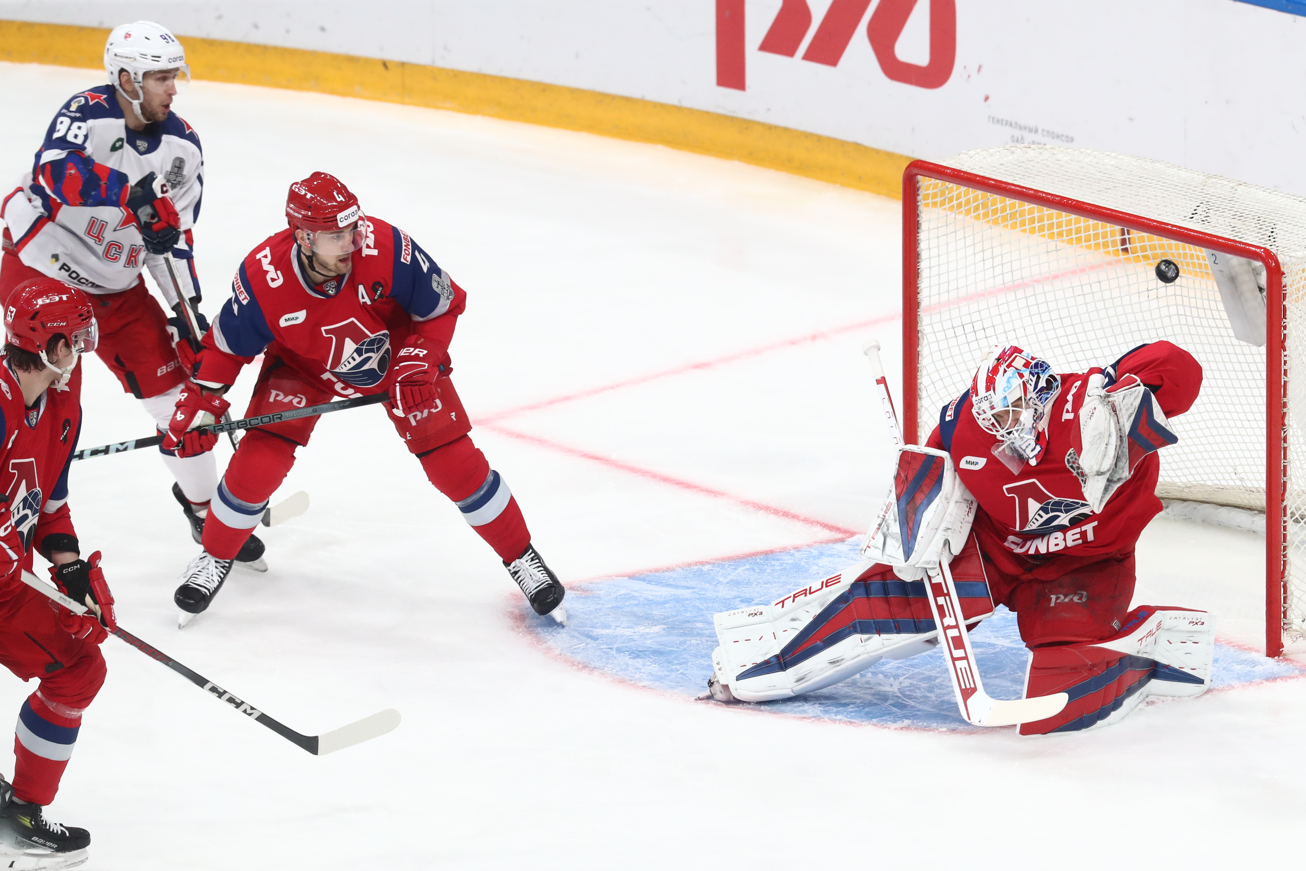 Голевой момент у ворот «Локомотива»