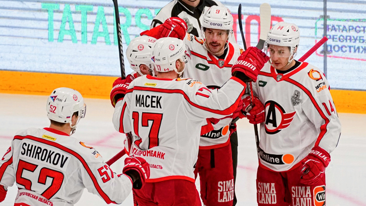 «Автомобилист» в матче с «Ак Барсом»