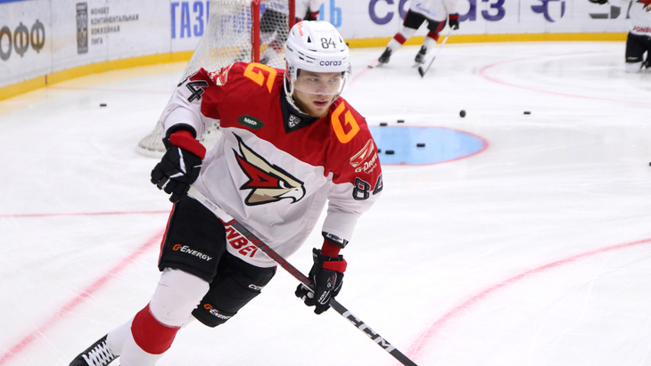 Михаил Гуляев — защитник «Авангарда»