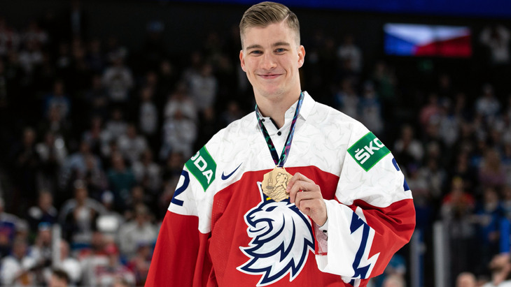 Лукаш Достал