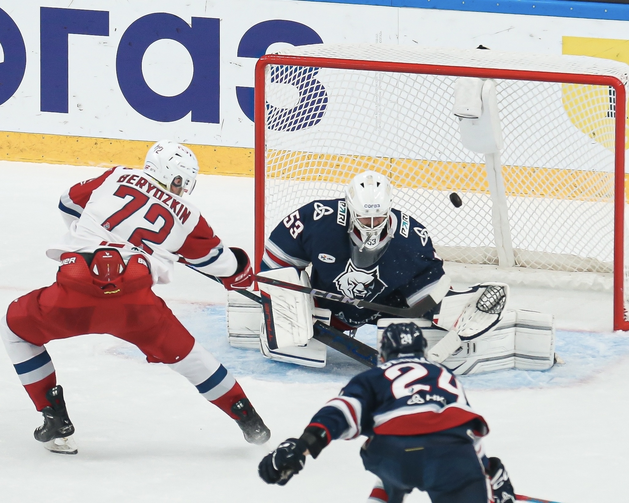 «Нефтехимик» в матче с «Локо»