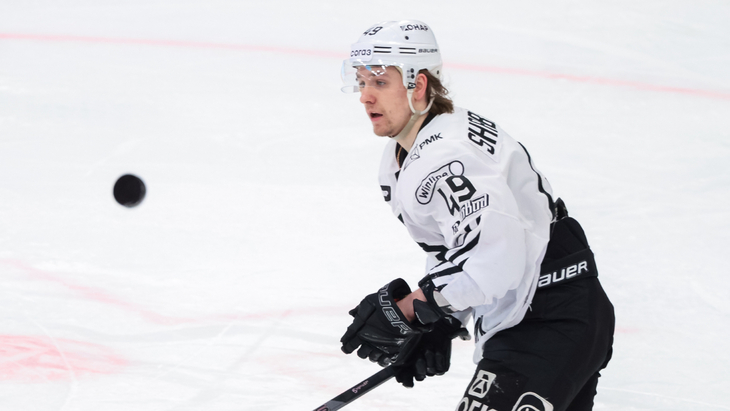 Максим Шабанов — нападающий «Трактора»