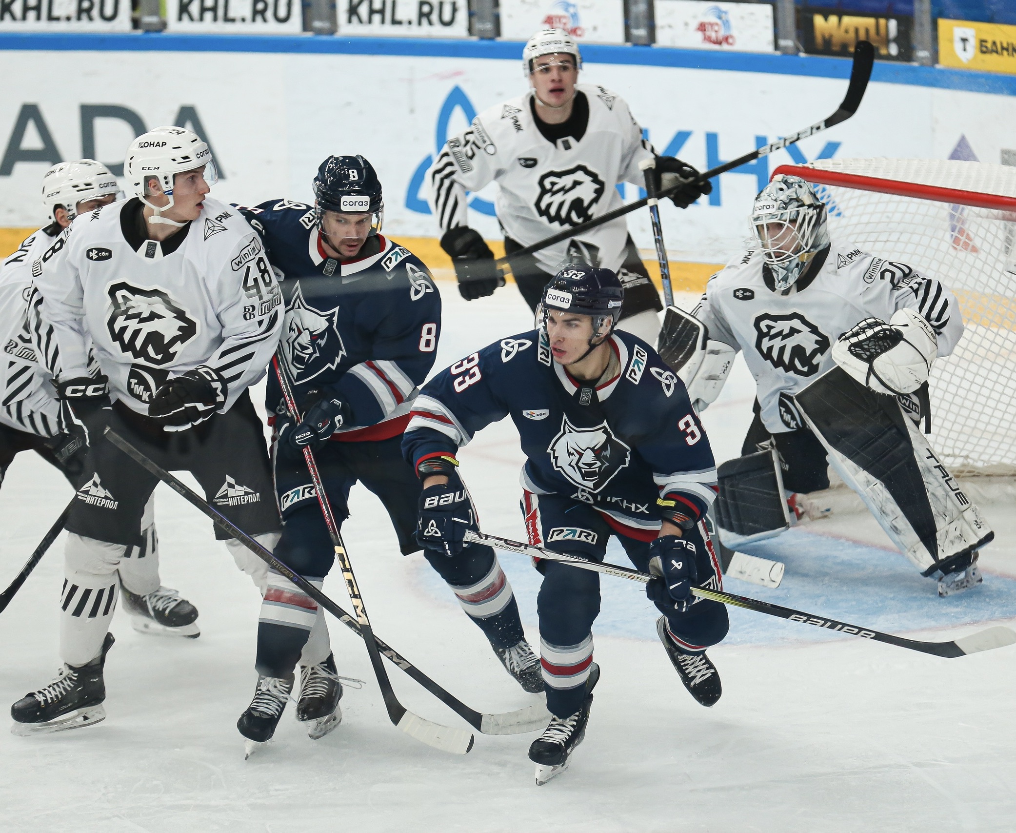 «Нефтехимик» в матче с «Трактором»