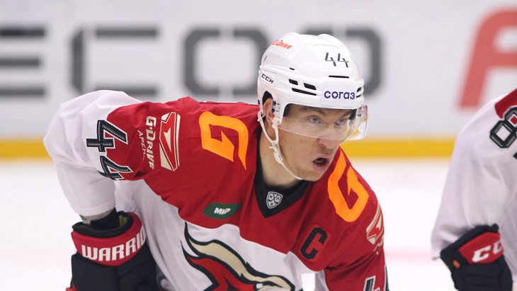 Дамир Шарипзянов — защитник «Авангарда»