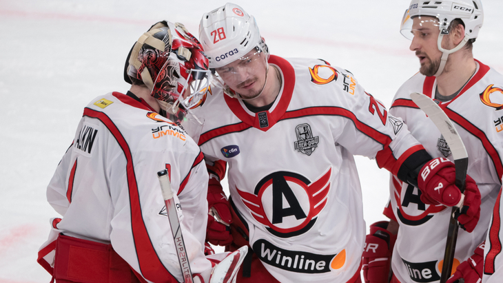 Никита Шашков (в центре)