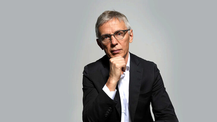 Игорь Ларионов