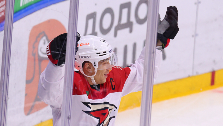 Дамир Шарипзянов — защитник «Авангарда»