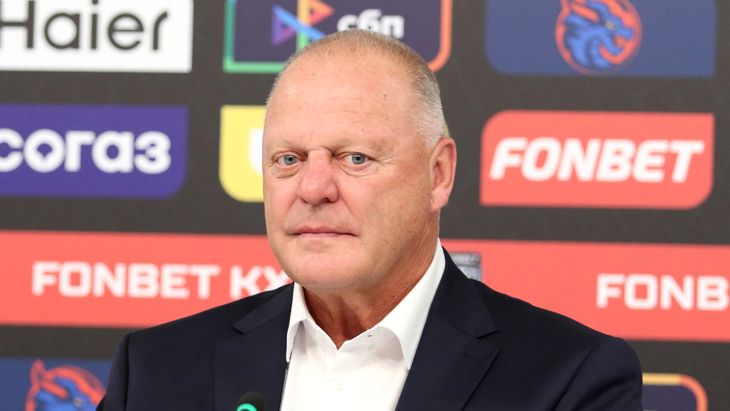 Жерар Галлан — главный тренер «Шанхайских Драконов»