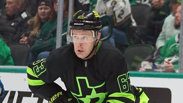 Евгений Дадонов — нападающий «Нью-Джерси»