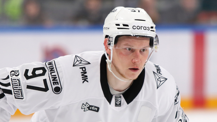 Василий Глотов — нападающий «Трактора»