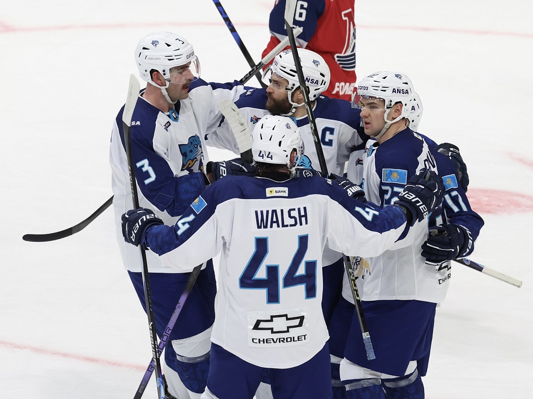 «Барыс» разгромил «Локомотив»