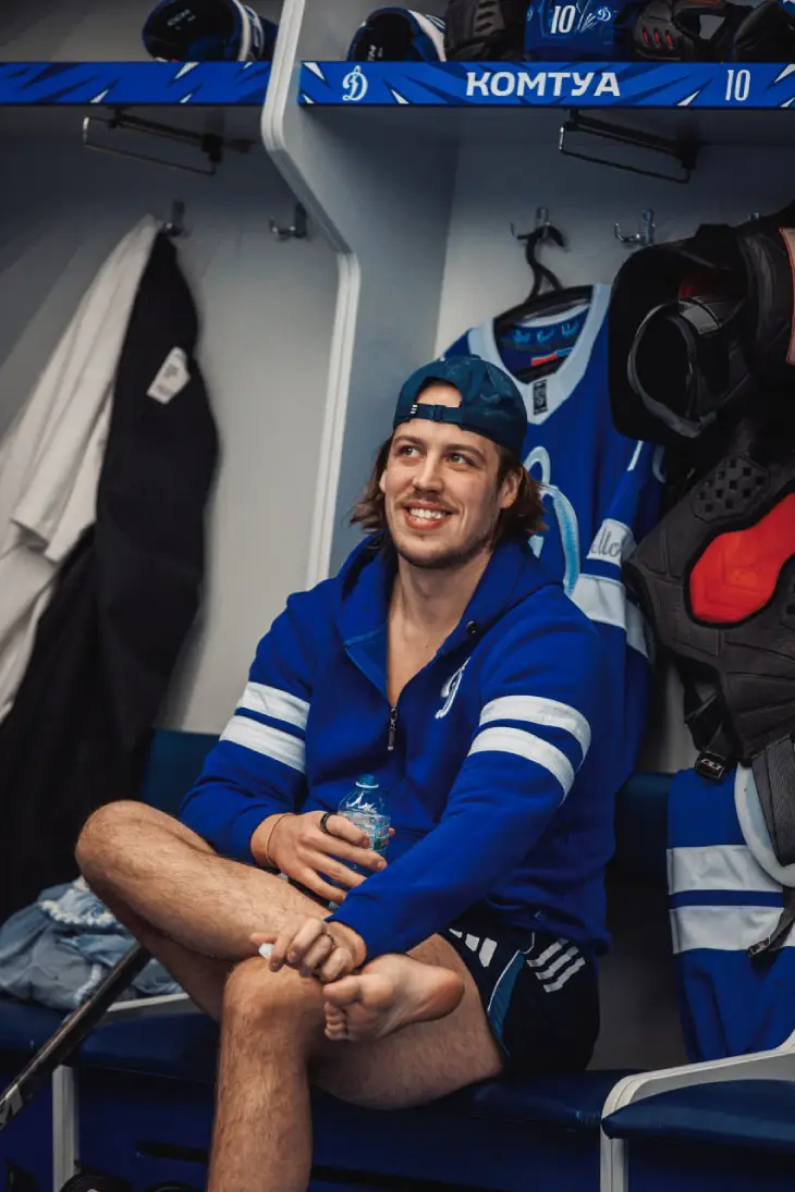 Максим Комтуа как всегда на веселе