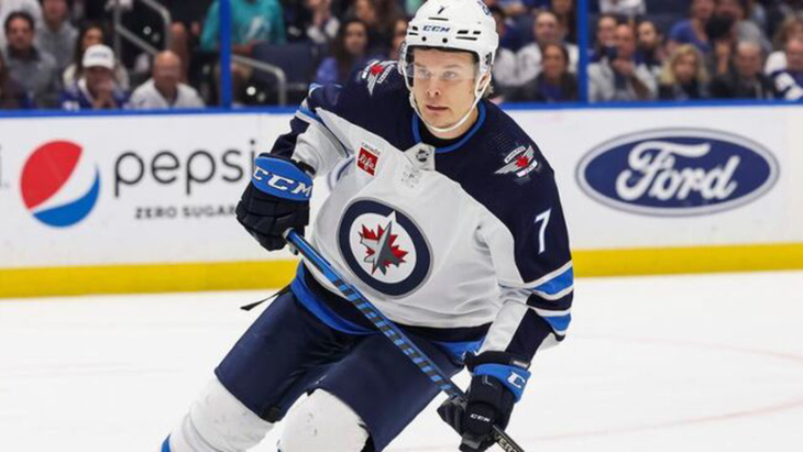 Джонатан Тэйвз