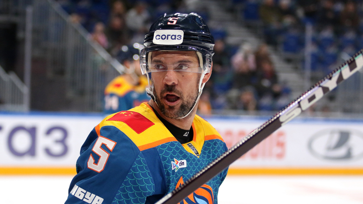 Адам Кленденинг — защитник «Шанхайских Драконов»