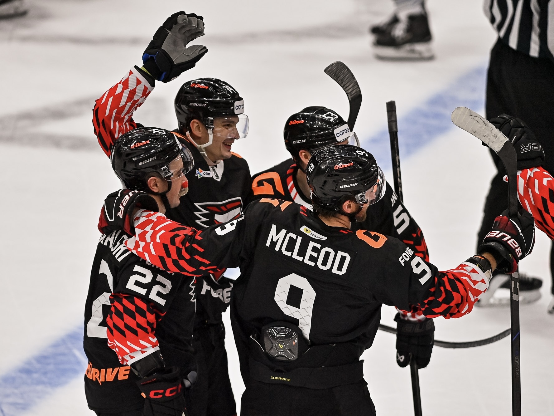 «Авангард» обыграл «Металлург» Мг