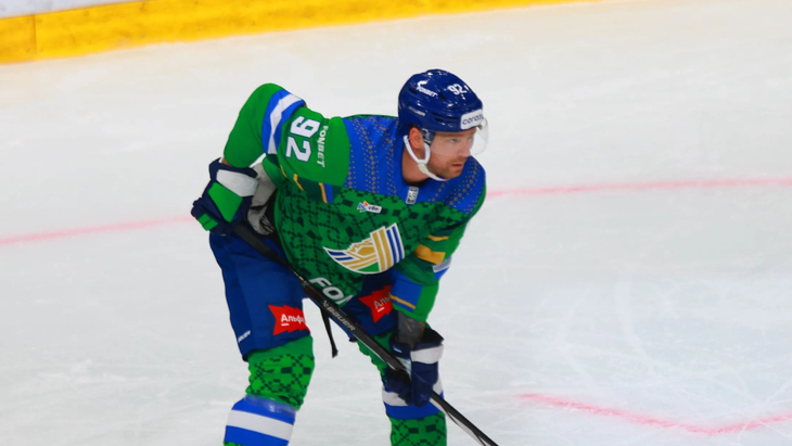 Евгений Кузнецов — нападающий «Салавата Юлаева»