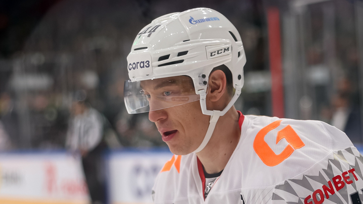 Дамир Шарипзянов — защитник «Авангарда»