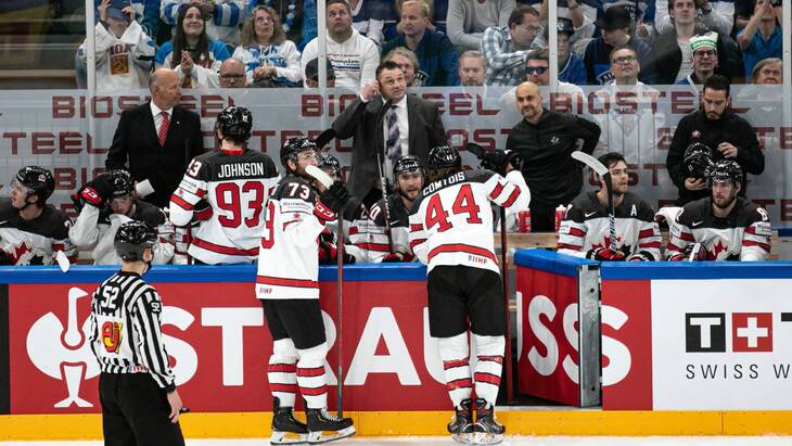 Сборная Канады