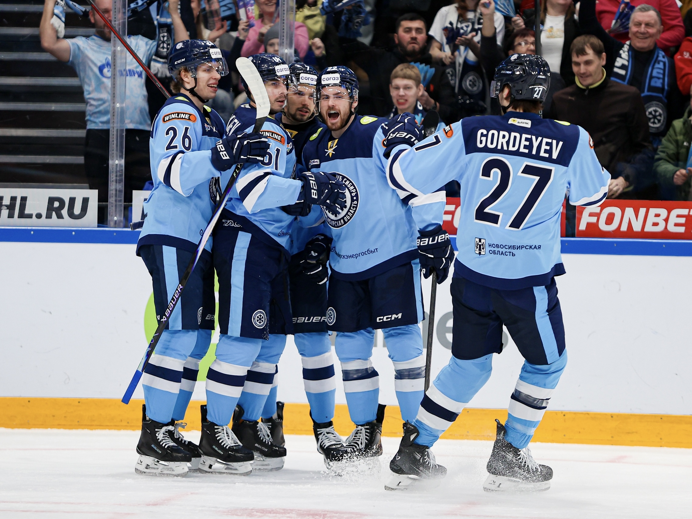 «Сибирь» уступила «Нефтехимику»