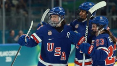 Меган Келлер, Лейла Эдвардс и Ханна Билка