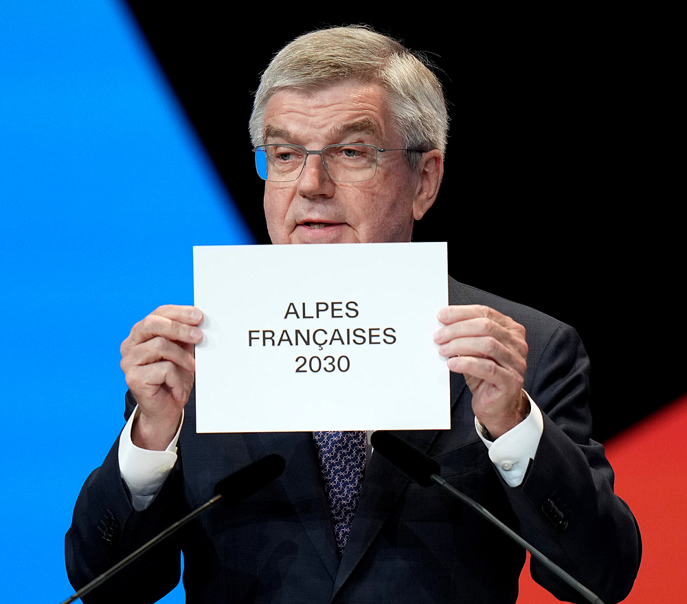 Президент МОК Томас Бах объявляет Французские Альпы местом проведения Олимпиады-2030. 24 июля 2024 года
