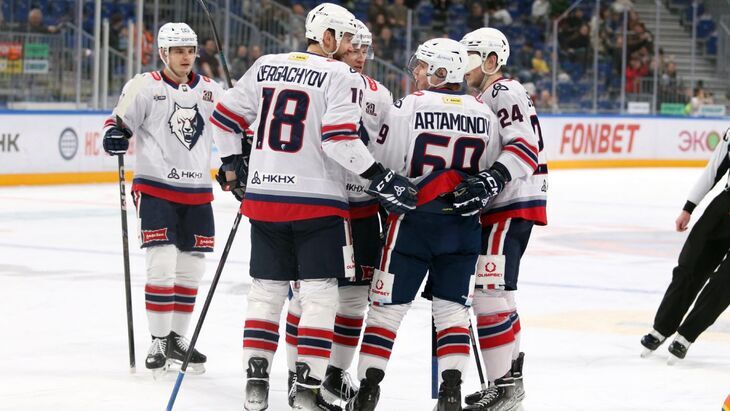 «Нефтехимик»