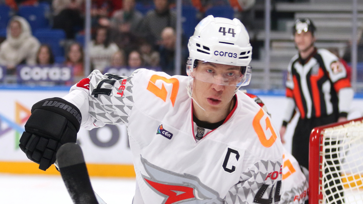 Дамир Шарипзянов — защитник «Авангарда»