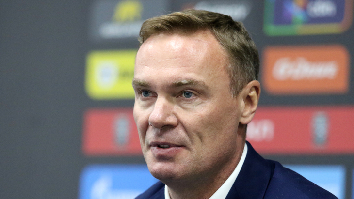 Виктор Козлов — главный тренер «Салавата Юлаева»