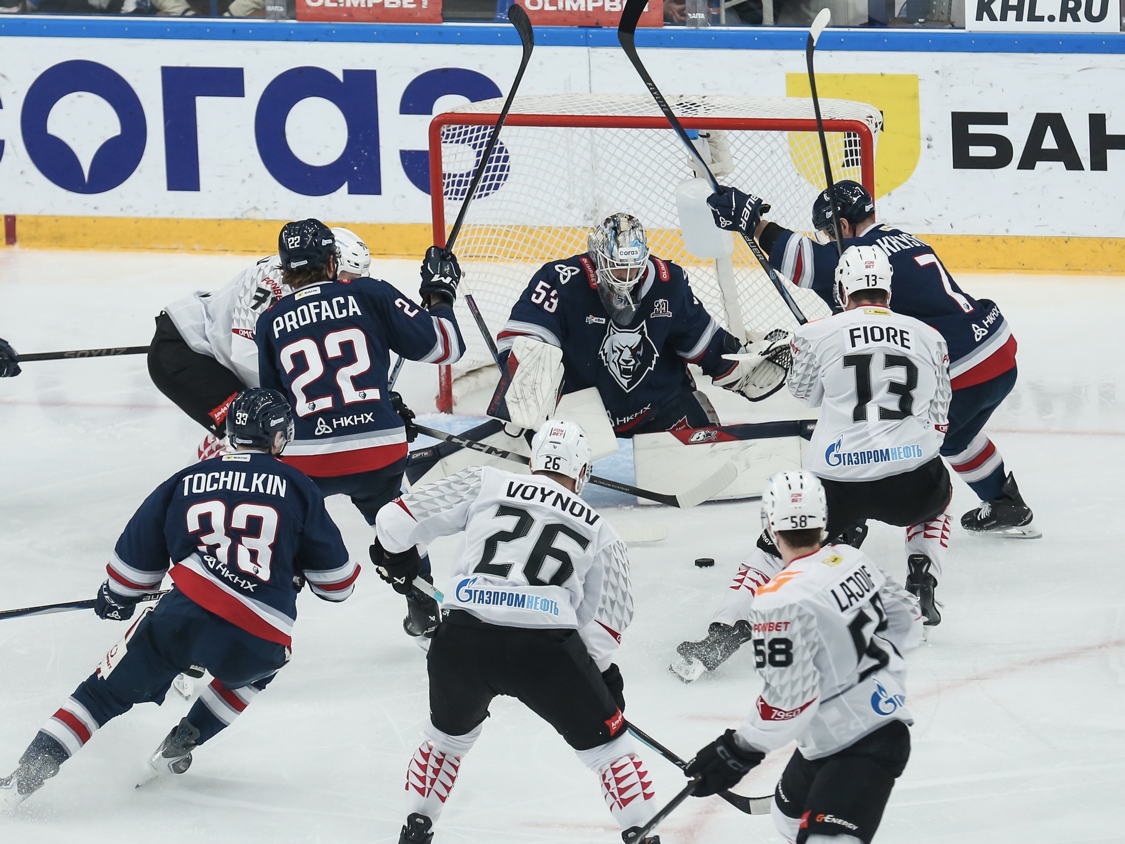 «Нефтехимик» уступает в серии 1:2