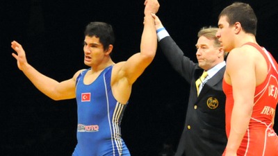 Таха Акгуль