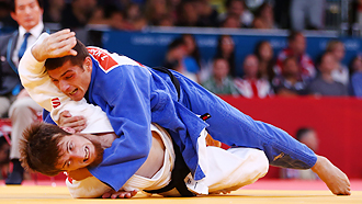 Муса Могушков (в белом) и Тарлан Каримов