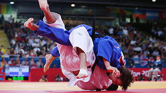 Рустам Оруджев (в белом)