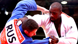 Александр Михайлин проиграл Тедди Ринеру