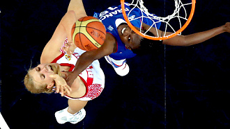 Россия — Франция 64:81