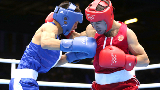 Миша Алоян (справа)