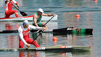 Иван Штыль (в красном)