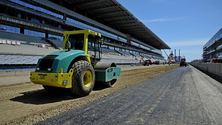 Стройка на автодроме