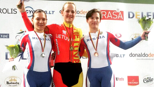 Елена Брежнива (справа)