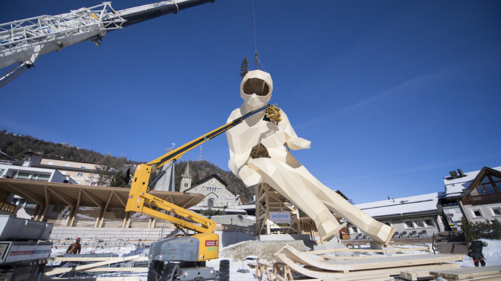 Эди возвышается над Санкт-Морицем