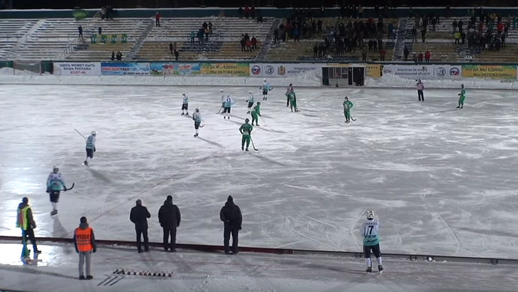 Эпизод матча «Водник» (Архангельск) — «Байкал-Энергия» (Иркутск)